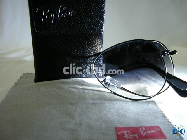Exclusive Ray Ban Aviator Sunglasses at retail price large image 0