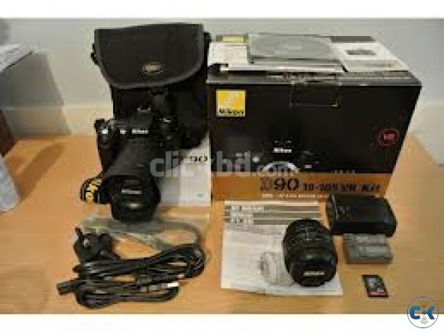 Nikon D90 Digital Camera with 18-135mm Lens... 520 large image 0