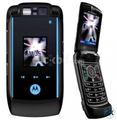 motorola v6 .....its a 3g set with video calls