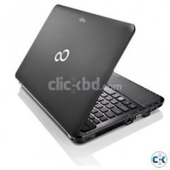 Fujitsu LifeBook LH532 Core i3 500GB 2GB RAM 1 Year warranty