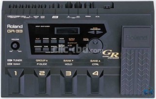 ROLAND GR-33 Processor and ROLAND GK-3 Divided Guitar Pickup