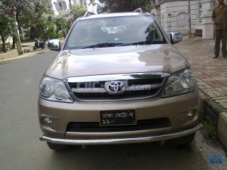 TOYOTA FORTUNER SUV JEEP 4WD 2007 BRAND NEW CONDITION