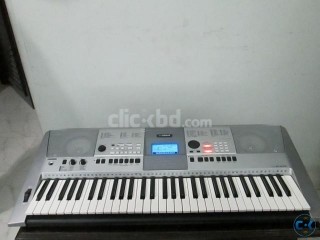 Yamaha keyboard PSR E413 