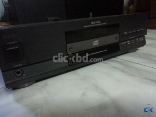 TOSHIBA STERIO HIGH PERFORMANCE AUDIO CD PLAYER.