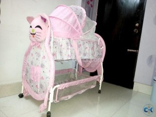 baby cot