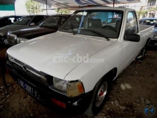 TOYOTA HI LUX PICK UP SINGEL CABIN