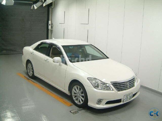 Toyota Crown royal saloon large image 0