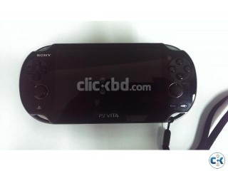 PS Vita 4 GB memory card 6 games case