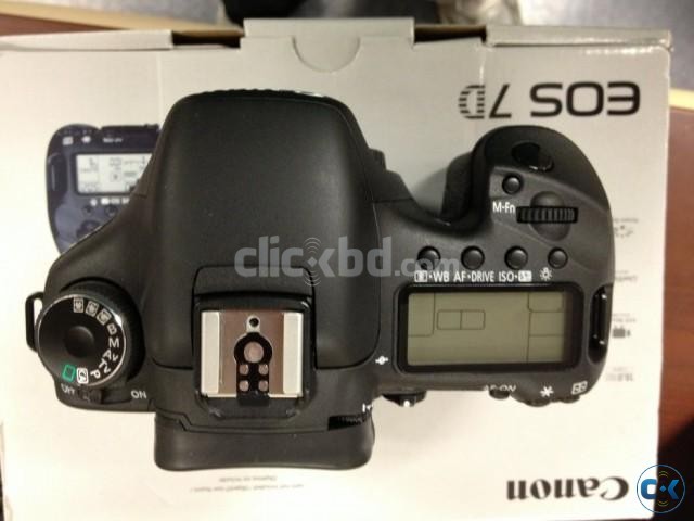 CANON EOS 7D Boby Almost New  large image 0