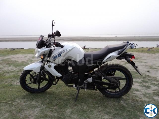 new yamaha fzs large image 0