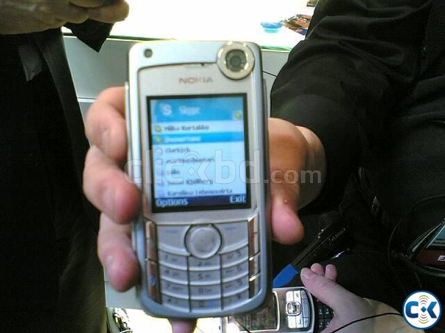 Nokia 6680 in excellent cond large image 0