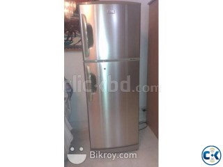 Large fridge in showroom conditon