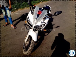 Yamaha Fazer white