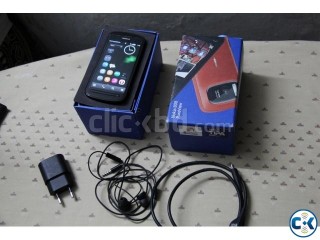 Nokia 808 PureView black with everything with box