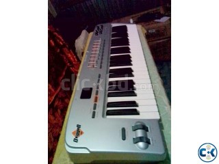 M-Audio Oxigen 49 keys