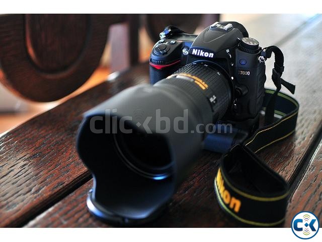Nikon D7000 along with 18-105 VR lens large image 0