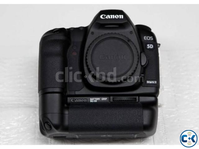 Canon EOS 5D Mark ii with original battery grip large image 0