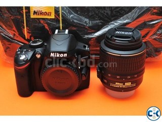 nikoN D32oo