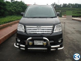Toyota Noah X 02