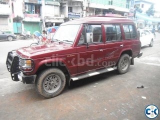 Mitsubishi Pajero 86