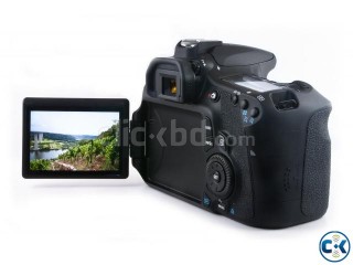 canon 60d with 18-135mm lens