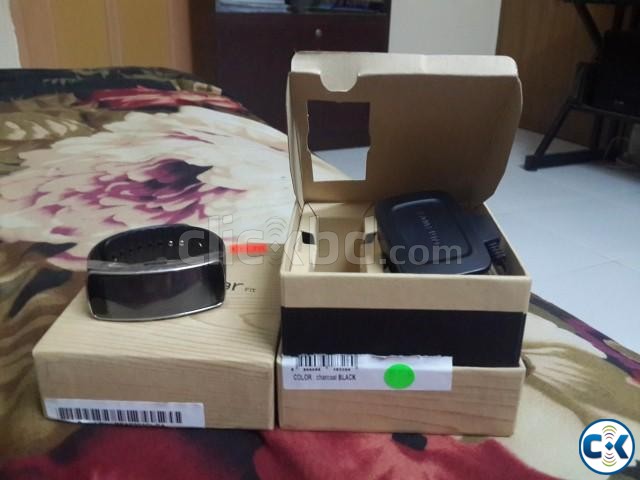 Samsung Galaxy Gear Fit Full Boxed  large image 0