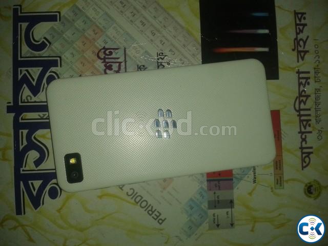 blackberry z10 new white large image 0