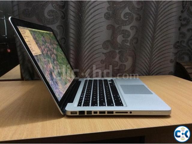 Apple MacBook Pro 13 Inch 2010 Model. large image 0