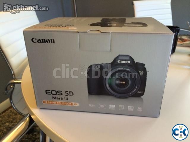 Canon 5D Mark 3 22.3MP DSLR Camera Body large image 0