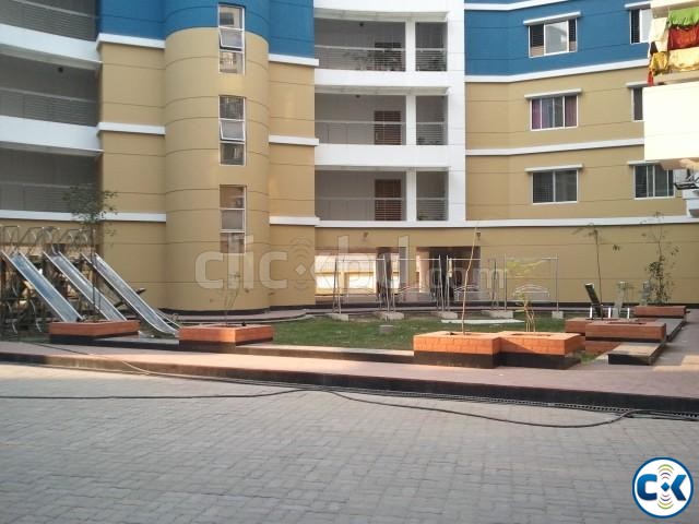 3 Bed Second Floor Flat near CMH for rent  large image 0
