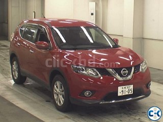 RED NISSAN X-TRAIL 2014