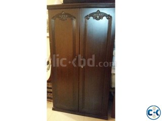 Almira Closet in good condition.