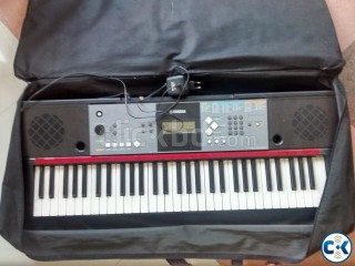 Yamaha Keyboard PSR E233