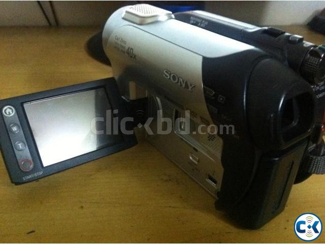 Sony DCR-DVD108 DVD Handycam Camcorder with 40x Optical Zoom large image 0