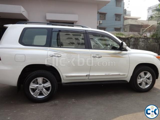 Brand New Land Cruiser V8 2014 large image 0