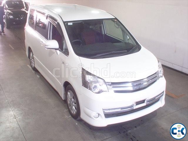 TOYOTA NOAH SI GS large image 0