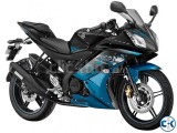 2015-Yamaha-R15-Streaking-Cyan