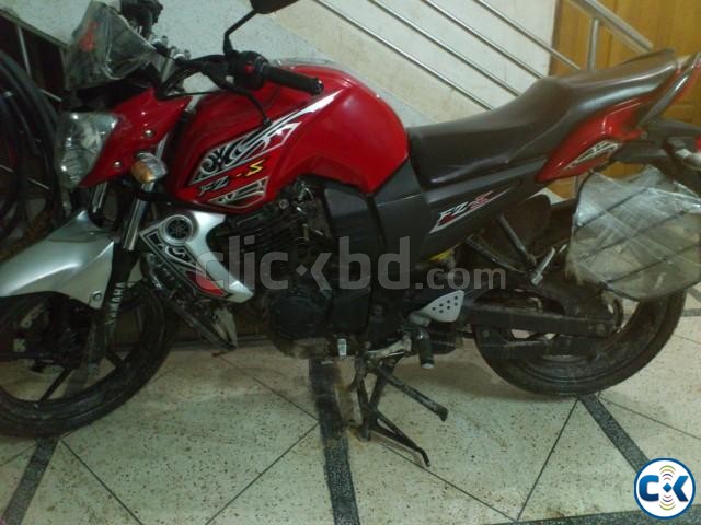 yamaha fz-s 2014 duel pickup sl or xchange wid gixxer large image 0