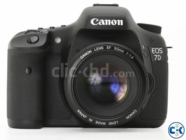 canon 7D camera large image 0