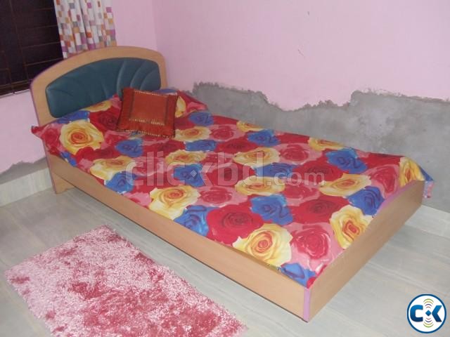 5 years used otobi single bed large image 0