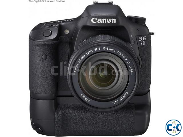 Canon 7D Body and Original Battery Grip BG-E7 large image 0