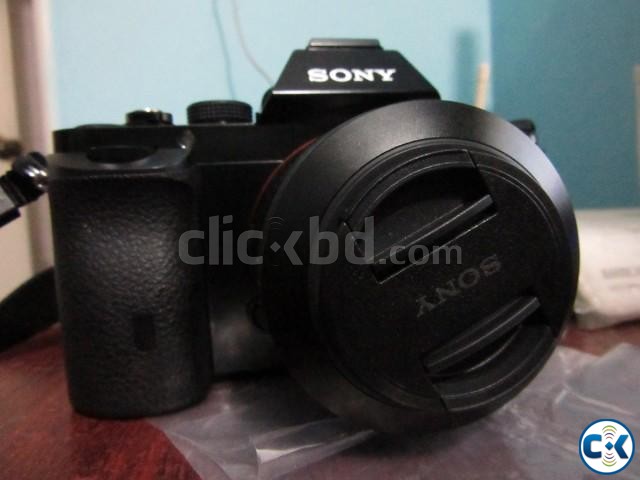 Sony a7 Full Frame Mirrorless and Sony Sonnar T FE 35mm f 2 large image 0