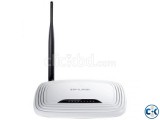TP-Link Router With a Fixed Antenna.