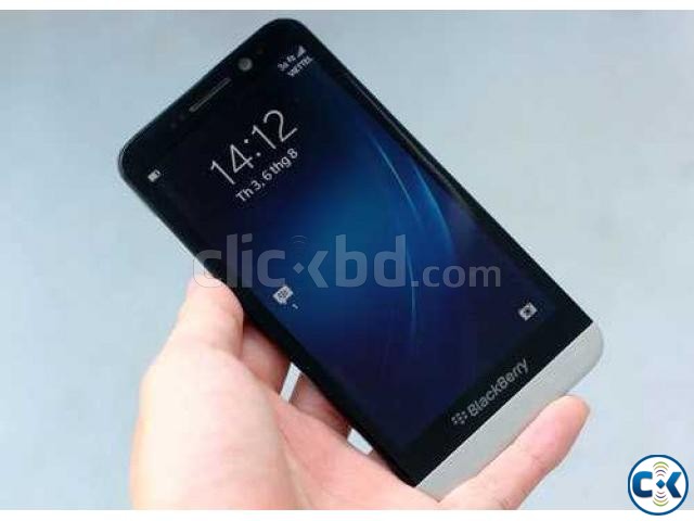 BlackBerry Z30 Original Intact Box large image 0