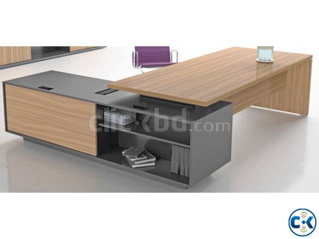 Chief executive office table large image 0