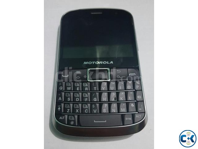 Motorola defy xt 560 new condition large image 0