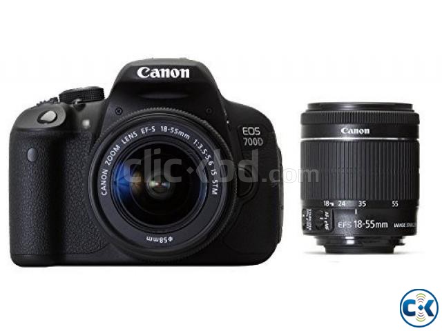 Canon EOS 700D Digital SLR Camera and 18-55mm EF-S IS STM Le large image 0
