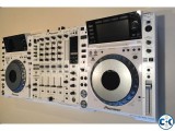 2x Pioneer CDJ-2000 Nexus 1x DJM-900 Nexus