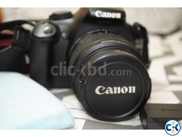 Canon DSLR camera Made in Thailand with everything large image 0