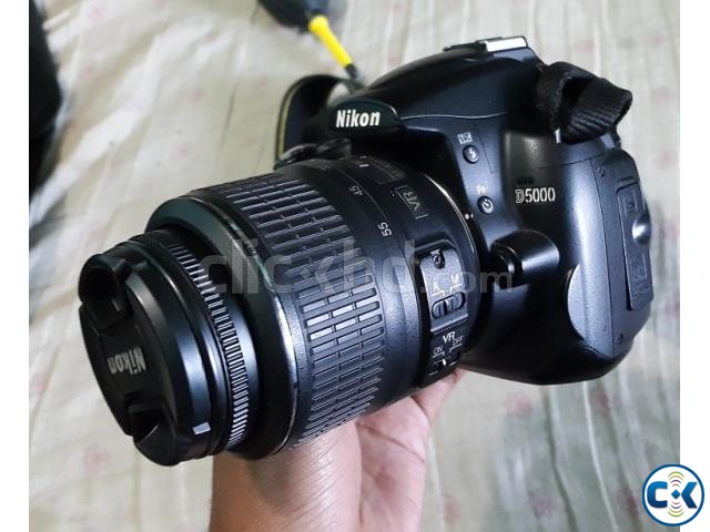 Nikon D5000 DSLR with 18-55lens bag brand new. large image 0